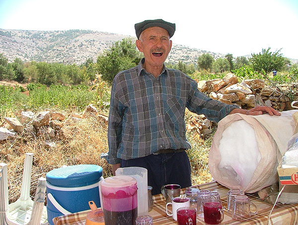 Gerçek Kar ve Gerçek Meyve Özünden Yapılan Kar Şerbeti