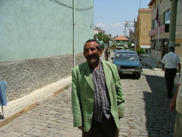 Ali İhsan Çarşıda