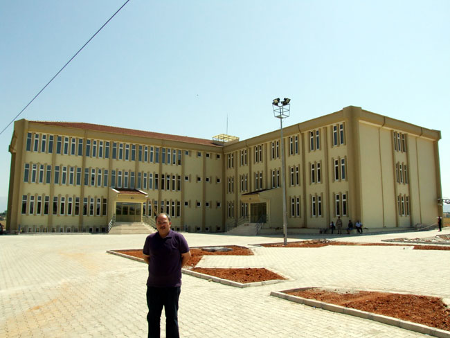 Karahallı Meslek Yüksek Okulu