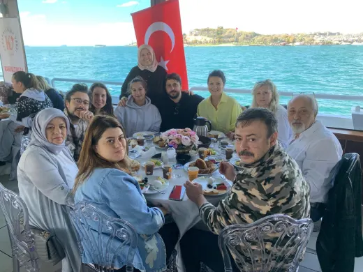 Boğaz'da Kahvaltılı Tekne Gezisi